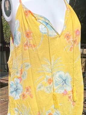 Chaps Yellow Floral V-Neck Camisole with Blue & Orange Accents. Size XL.